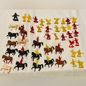 Vintage 1/72 Scale GIANT Hong Kong Indians horses Plastic Toys